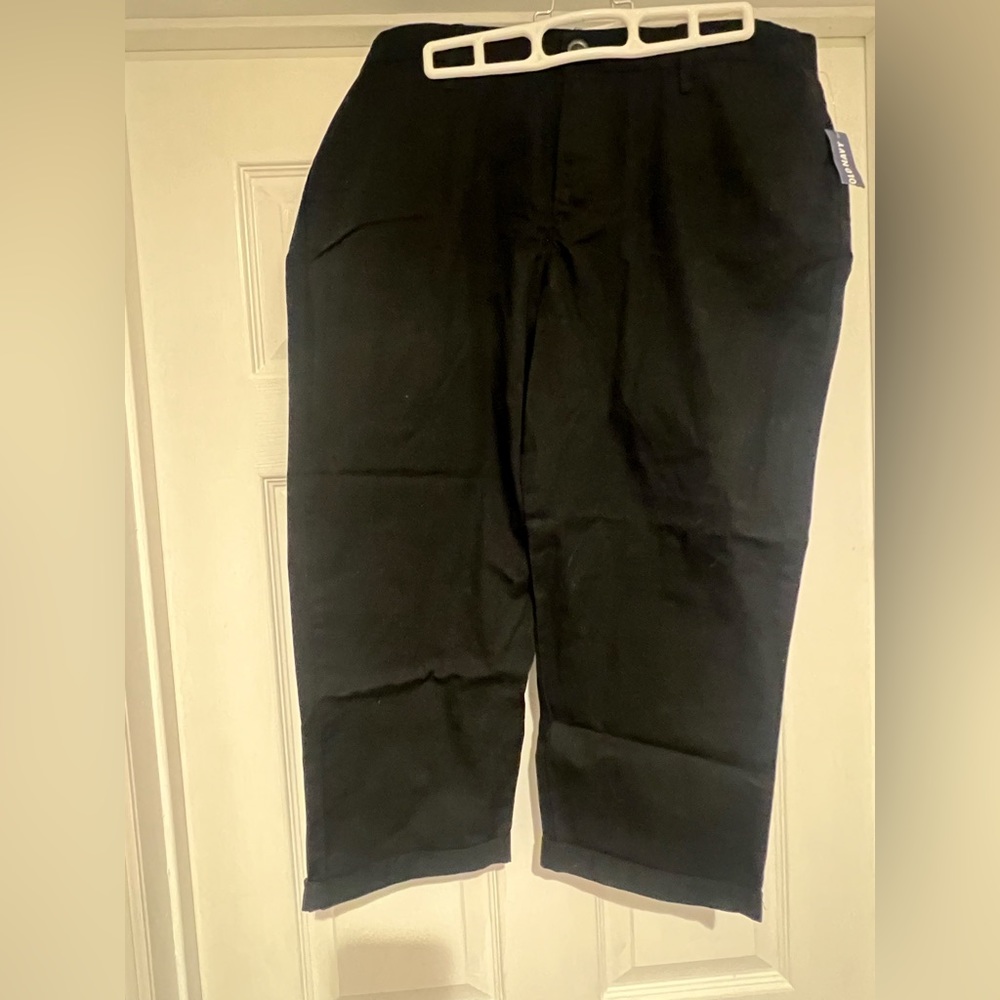 Black cropped pants from Old Navy